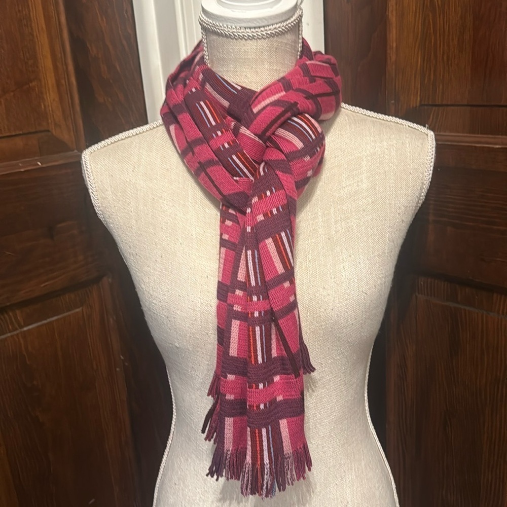 Beautiful Pink Plaid Scarf With Fringe